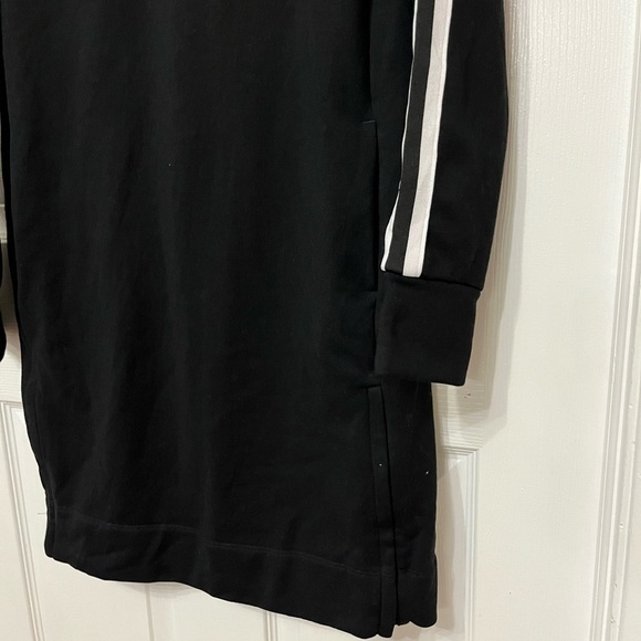 ATHLETA Crosstown Track Dress Black white stripe size small - Picture 5 of 8